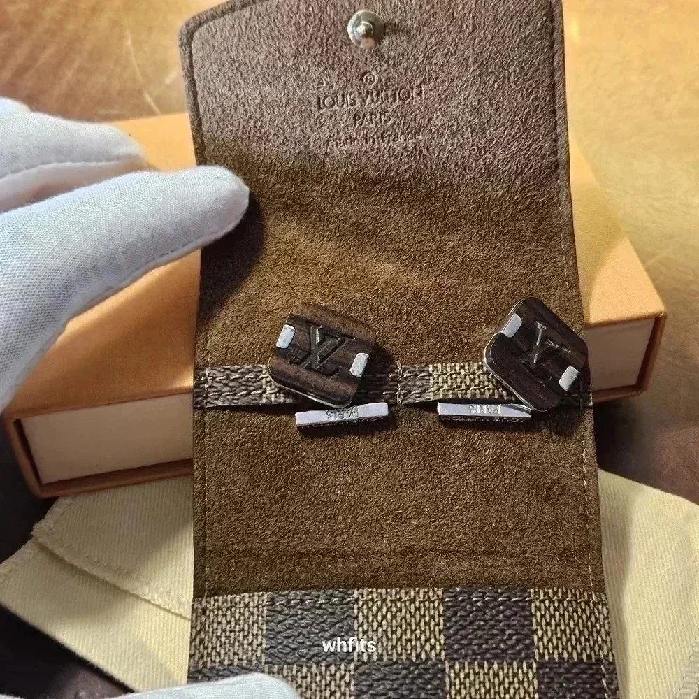 RARE Louis Vuitton Wooden Cufflinks with Ebene Damier Case, dust bag and box - Picture 5 of 6